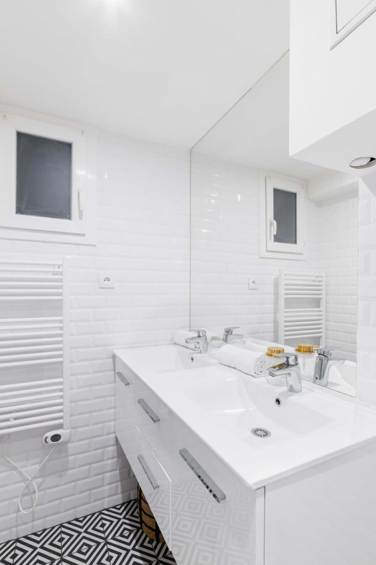 Jolie 2 Pieces 35M2 Bien Equipee 4P - Paris 20 - Flat-Guest Apartment ภายนอก รูปภาพ